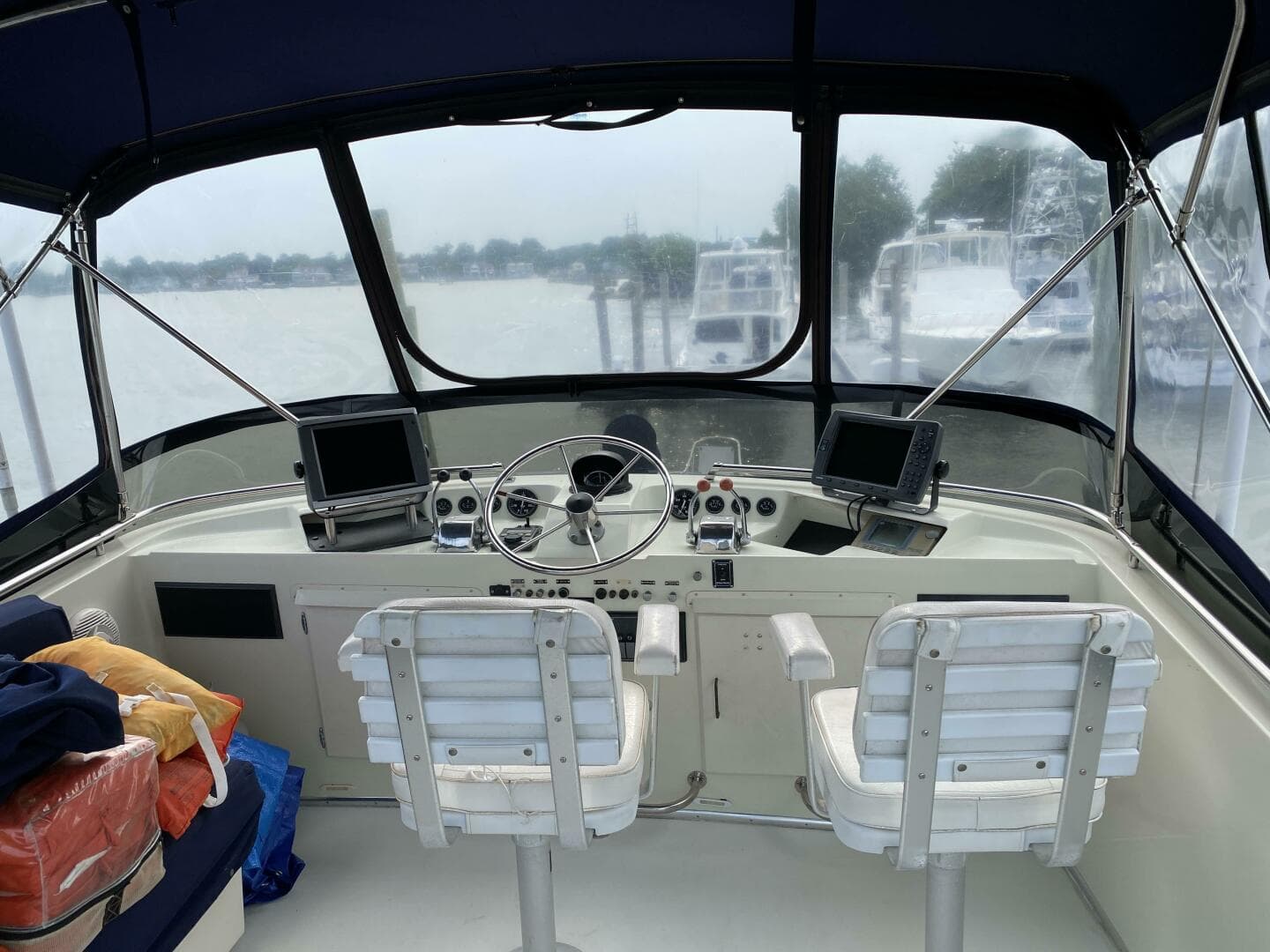 1983 Tollycraft Aft Cabin — photo 19