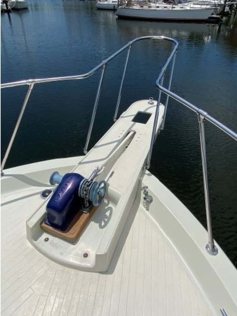 1983 Tollycraft Aft Cabin — photo 11