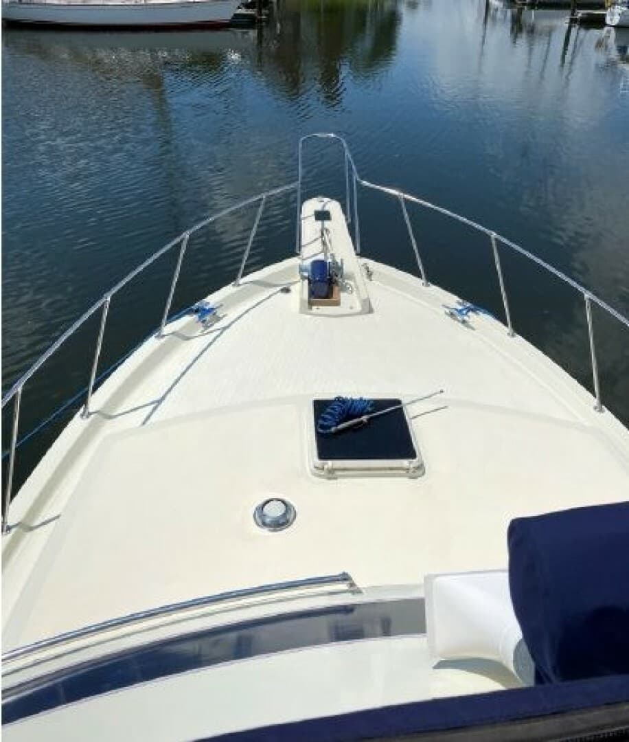 1983 Tollycraft Aft Cabin — photo 10