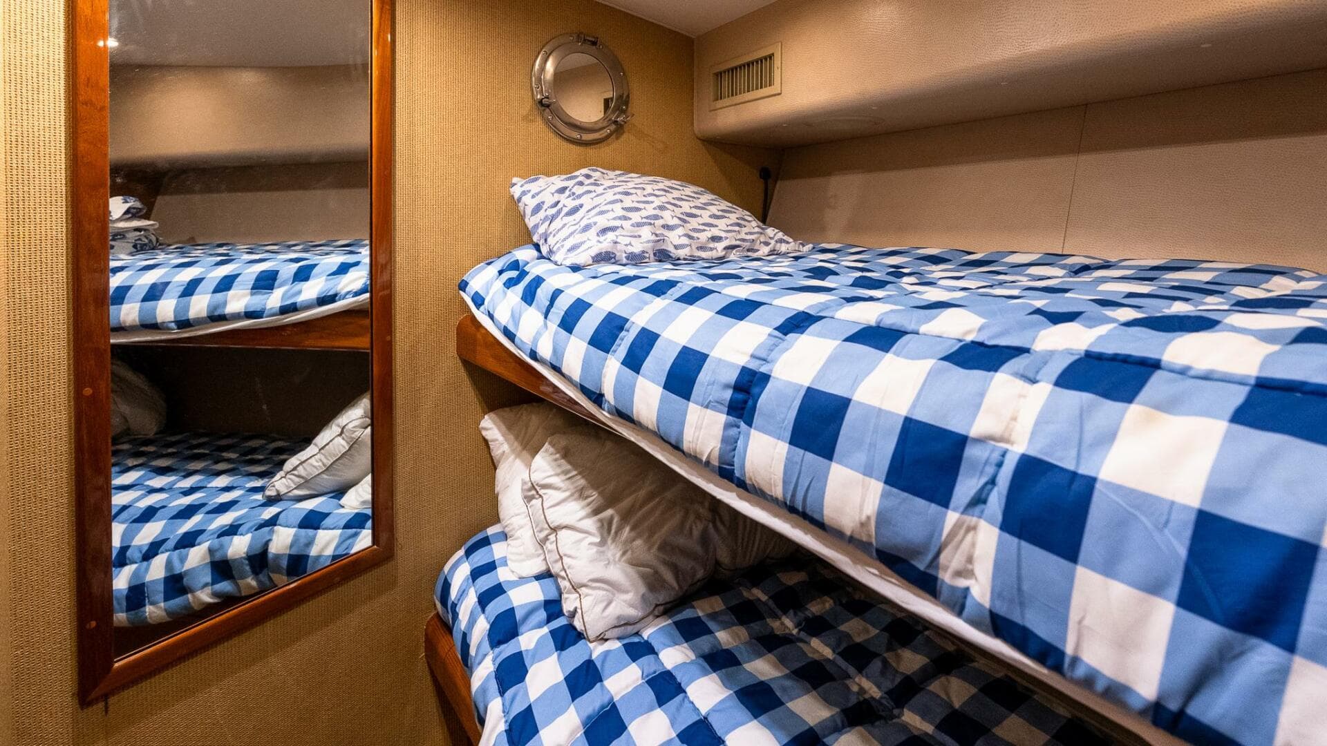 2002 Viking 52 Convertible — photo 37