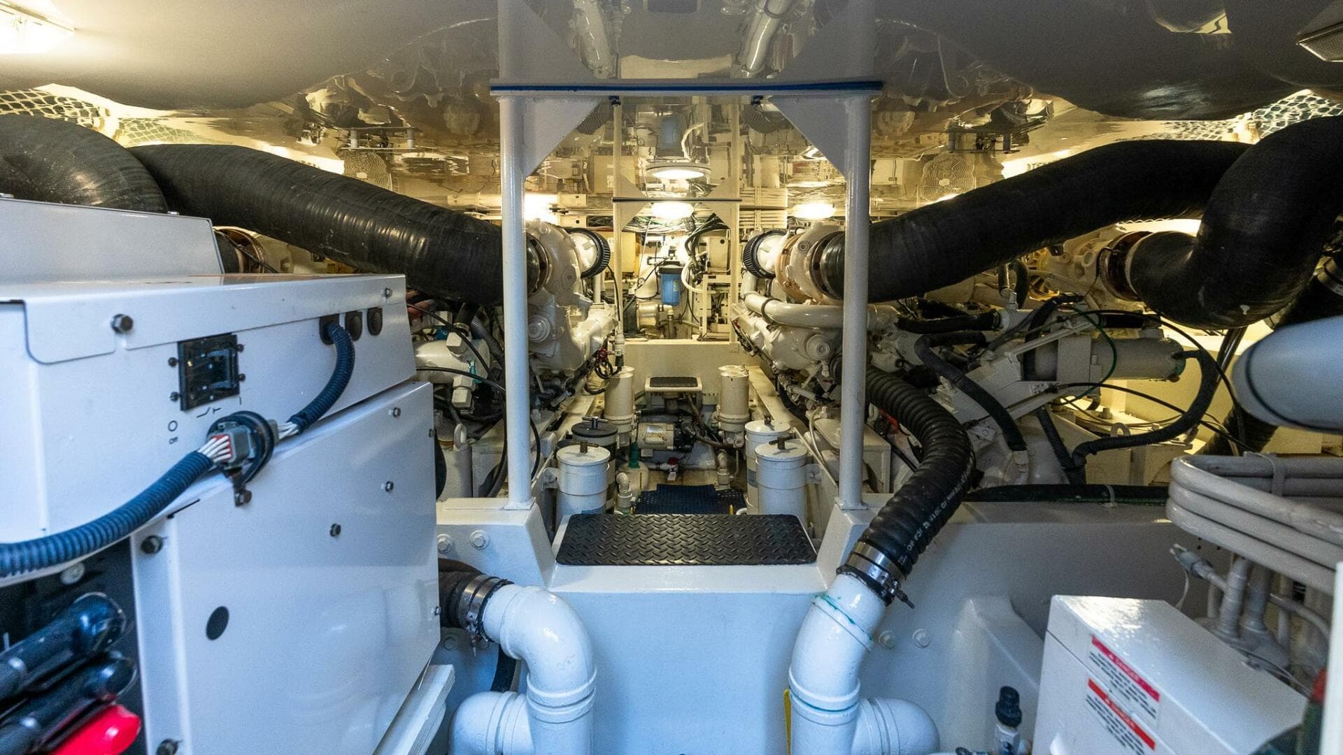 2002 Viking 52 Convertible — photo 38