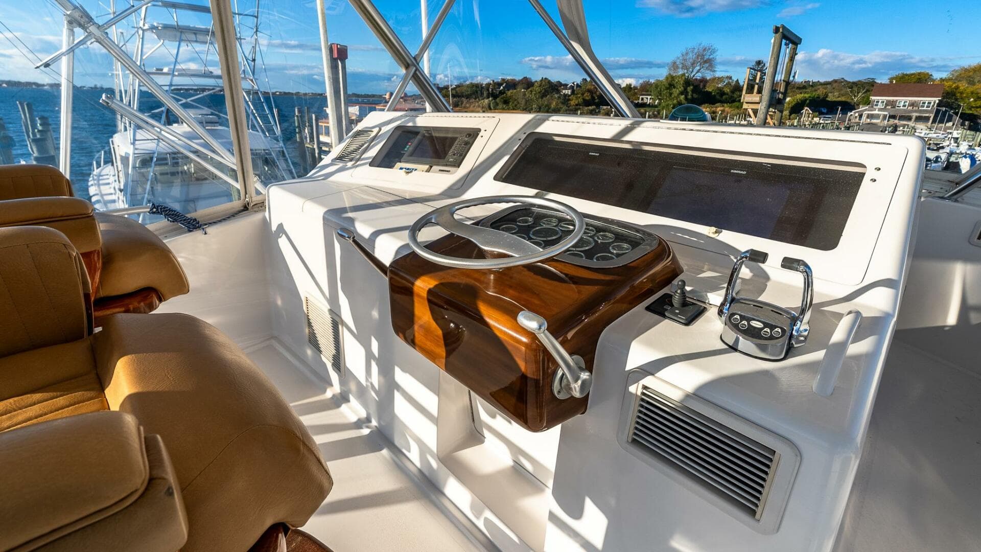 2002 Viking 52 Convertible — photo 12