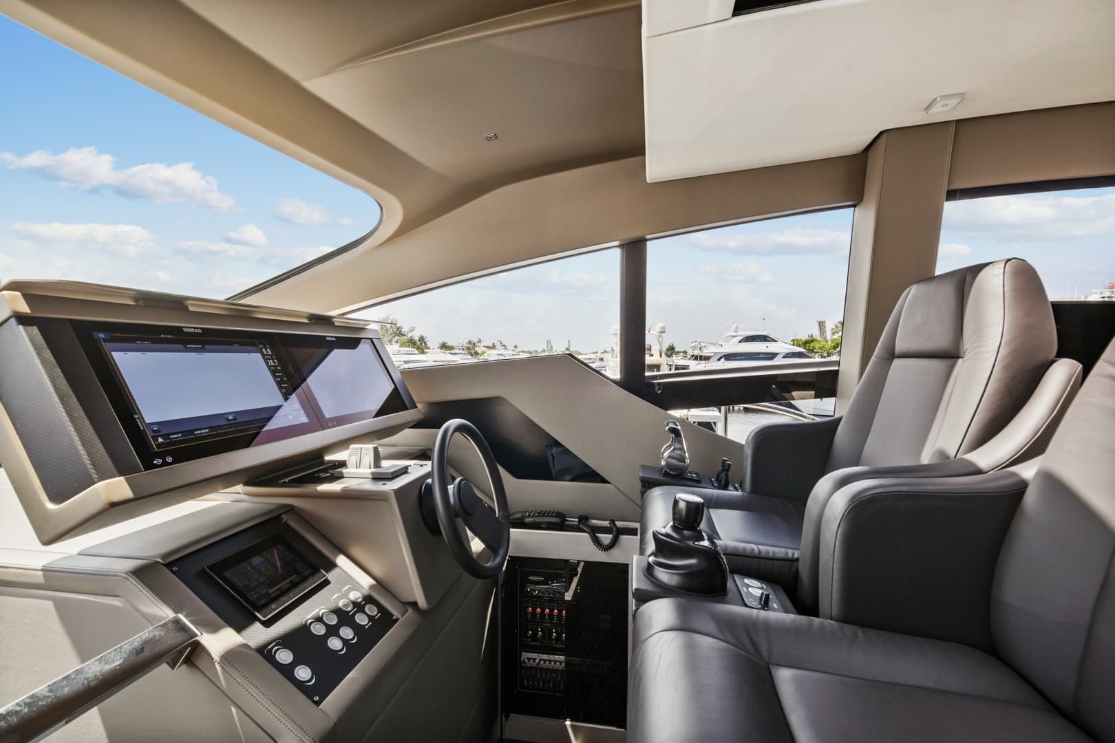 2020 Pershing 7X — photo 19