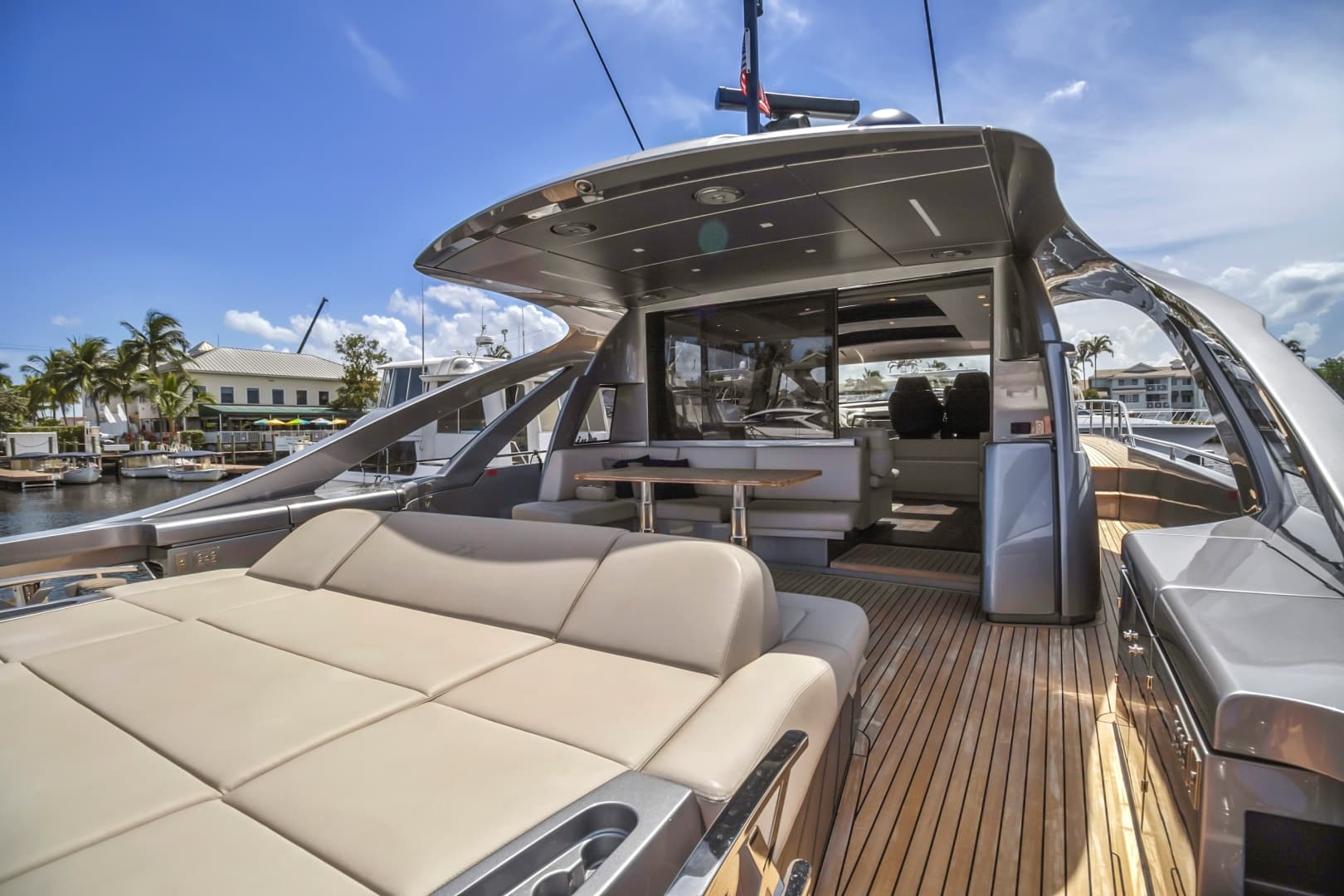 2020 Pershing 7X — photo 13