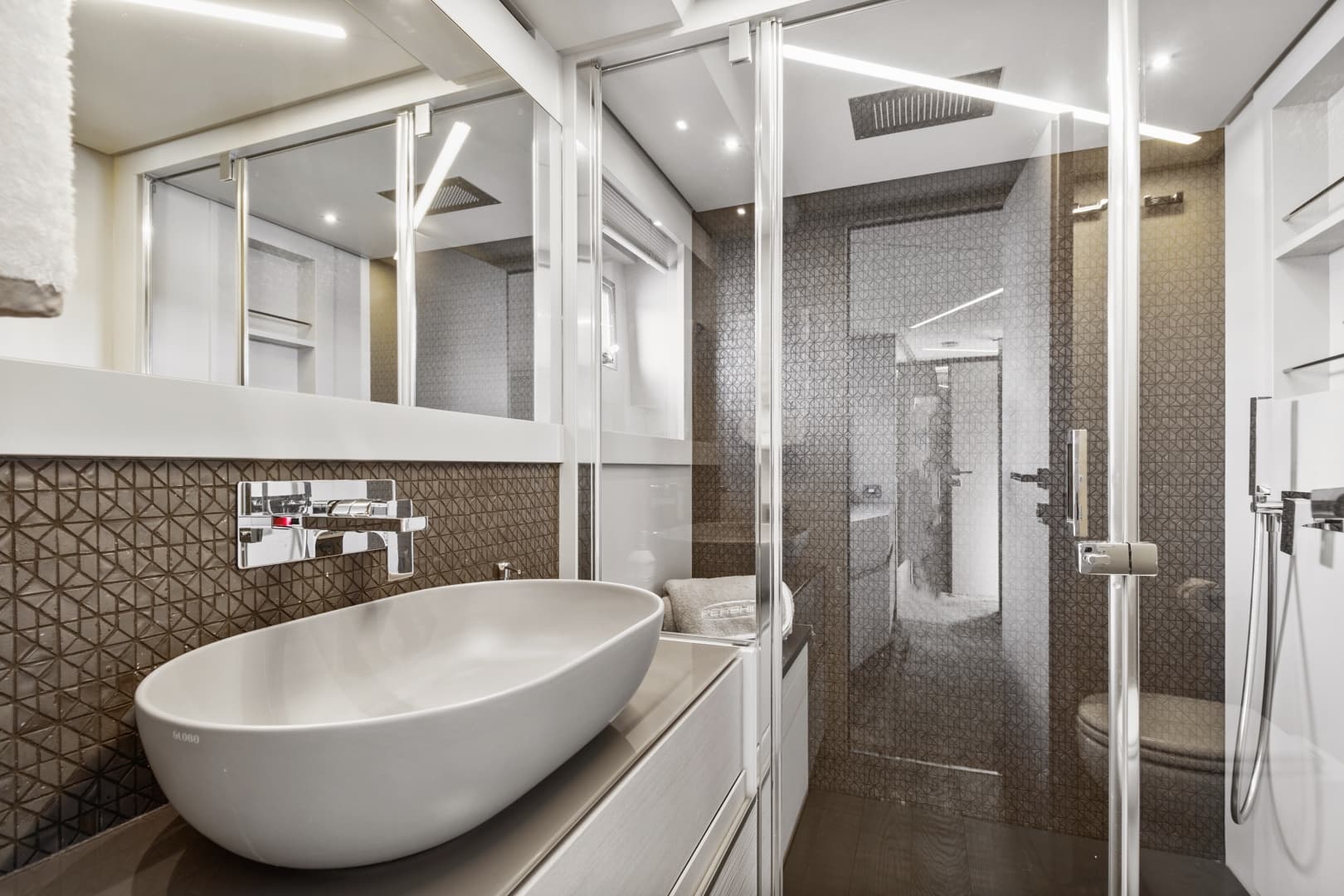 2020 Pershing 7X — photo 29