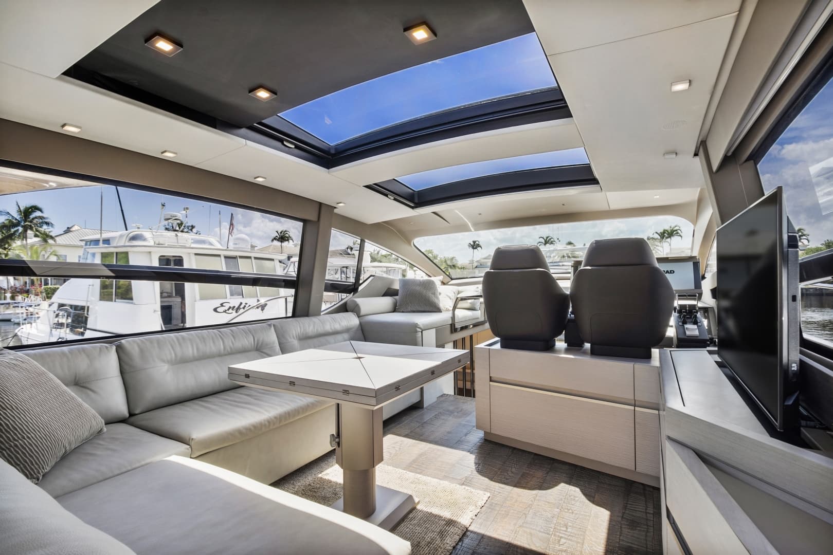 2020 Pershing 7X — photo 18