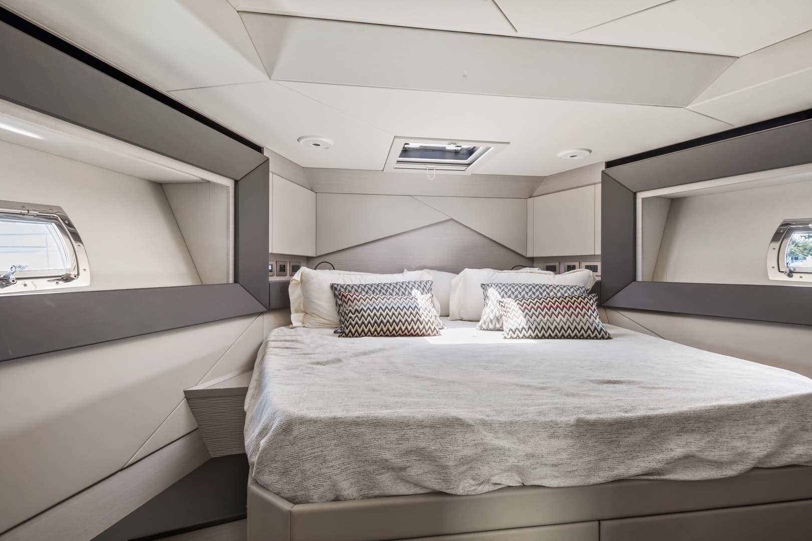 2020 Pershing 7X — photo 30