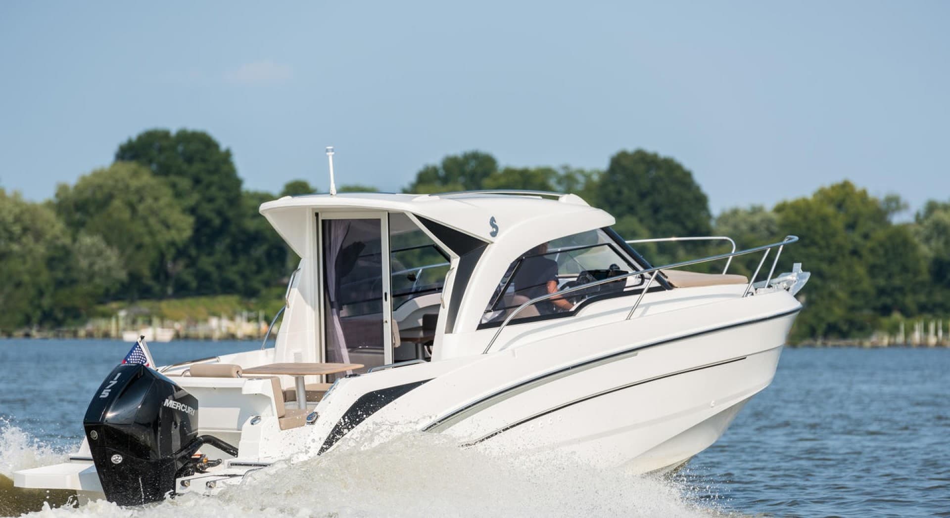 2026 Beneteau Antares 7 — photo 2