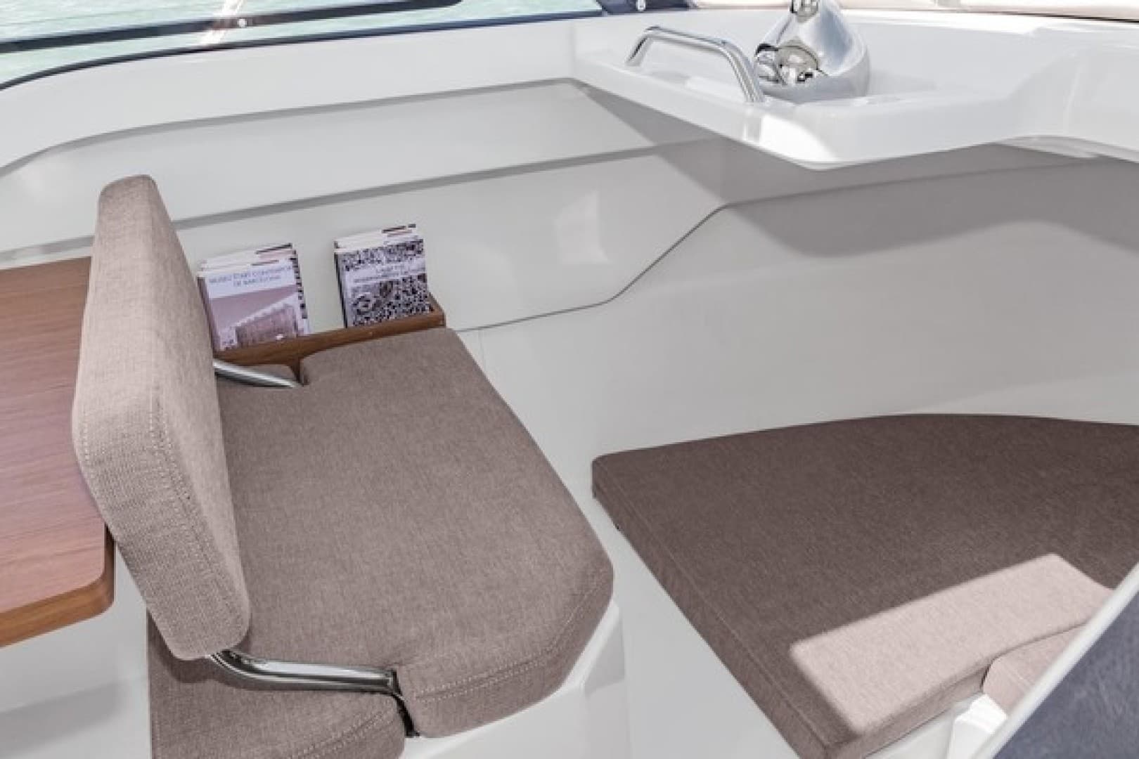 2026 Beneteau Antares 7 — photo 9