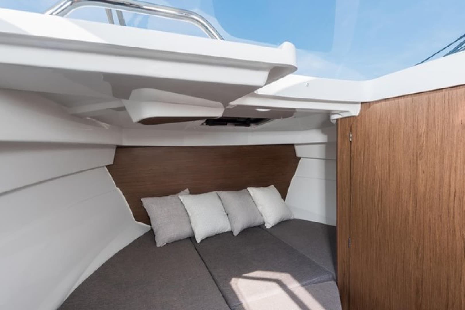 2026 Beneteau Antares 7 — photo 11