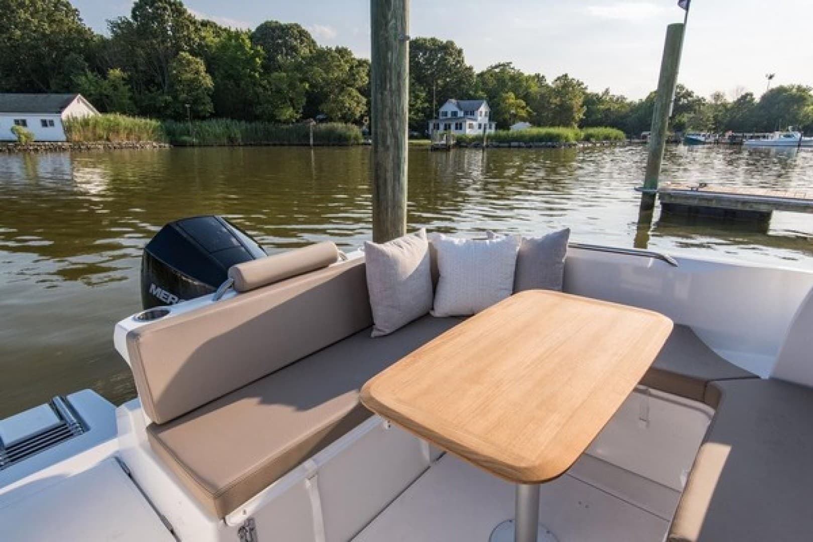 2026 Beneteau Antares 7 — photo 6