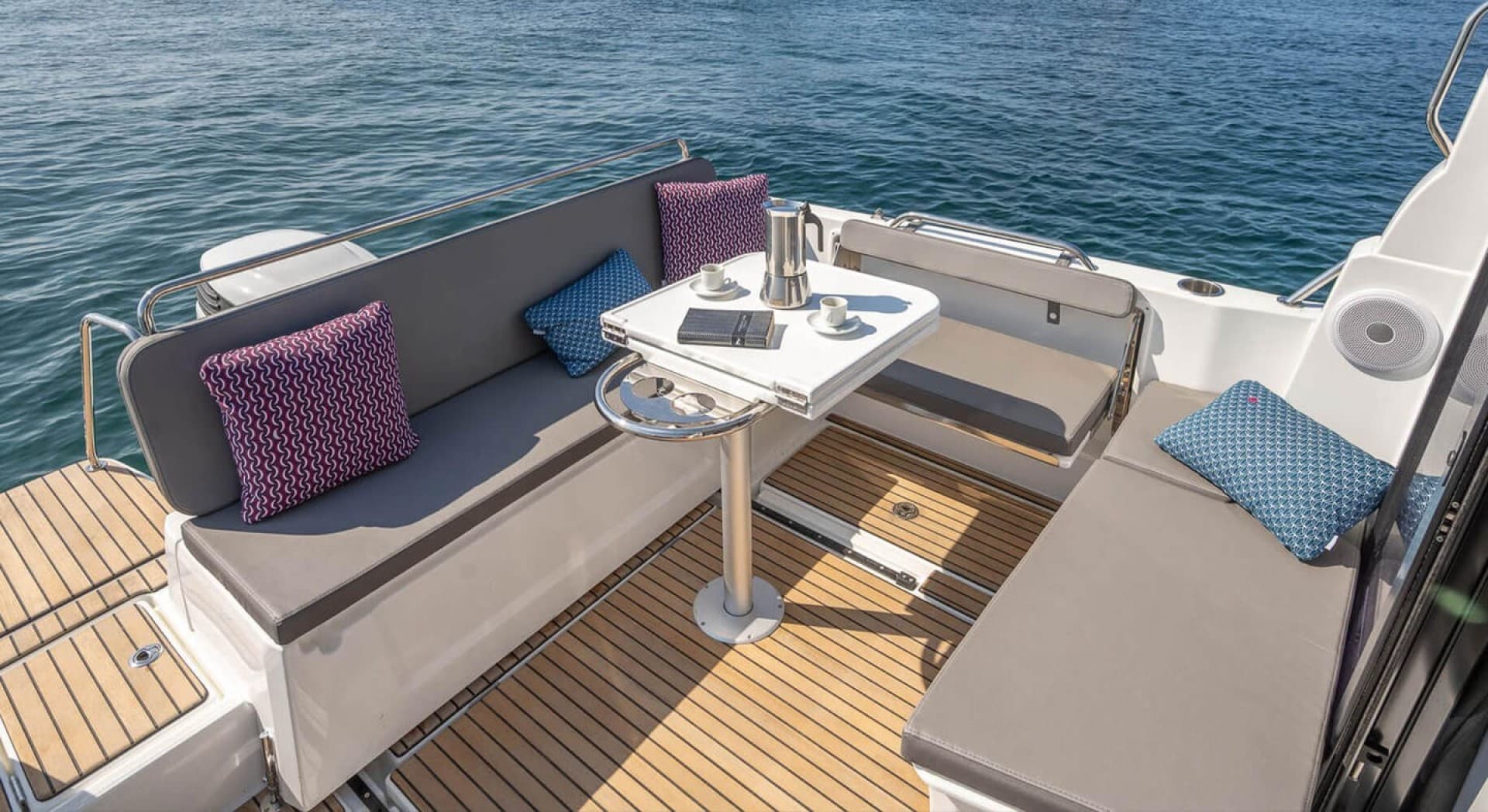 2026 Beneteau Antares 8 — photo 4