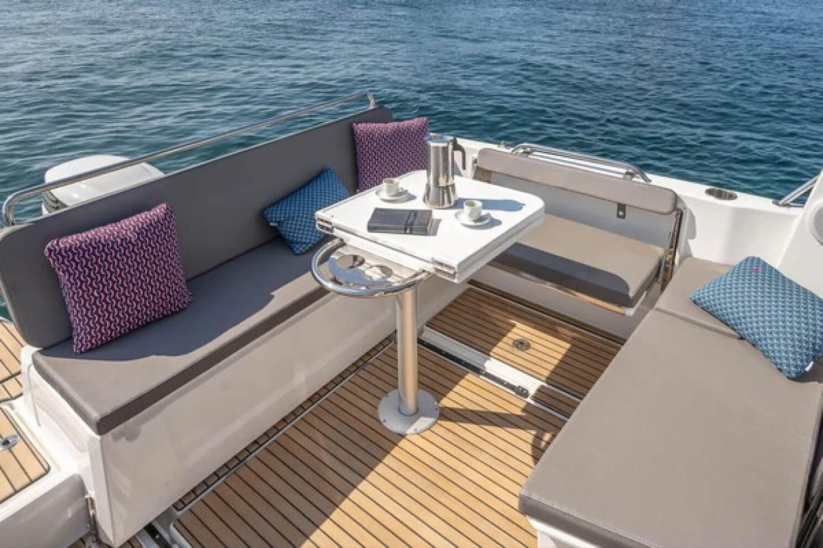 2026 Beneteau Antares 8 — photo 3