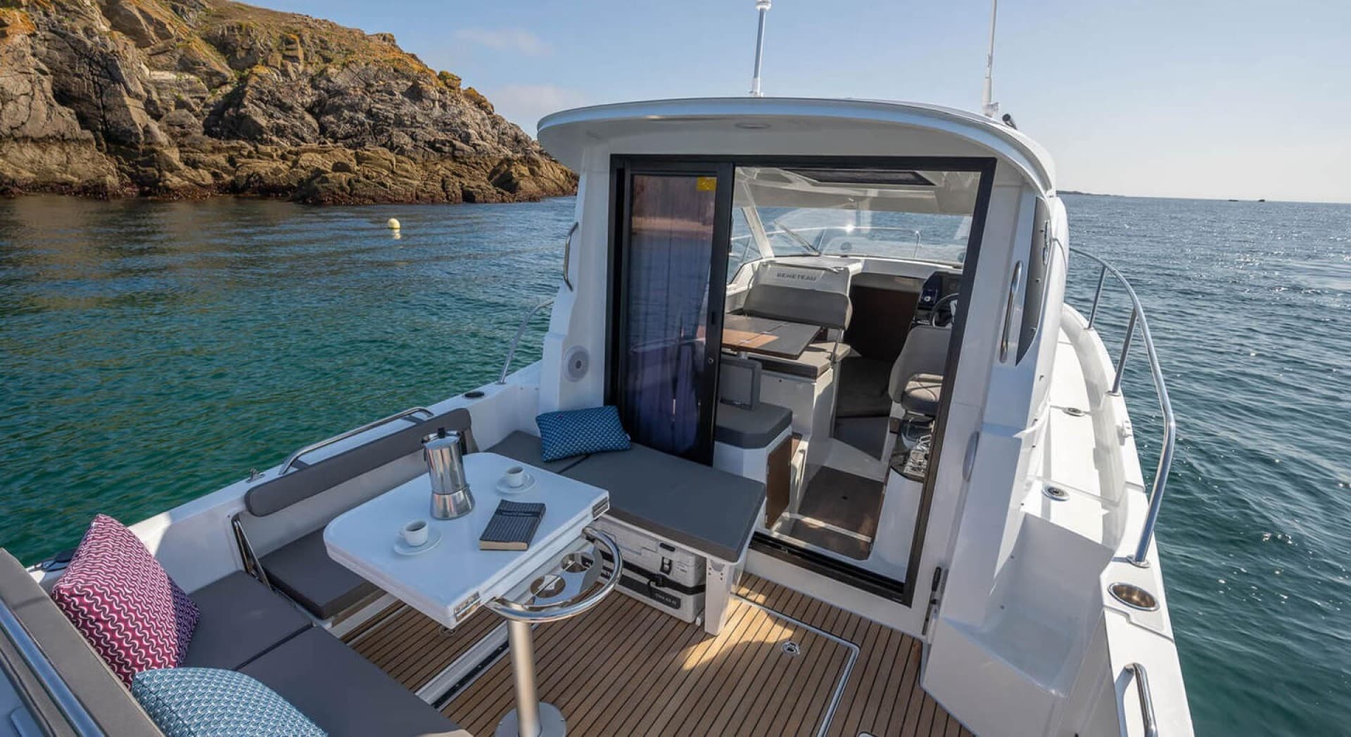 2026 Beneteau Antares 8 — photo 6