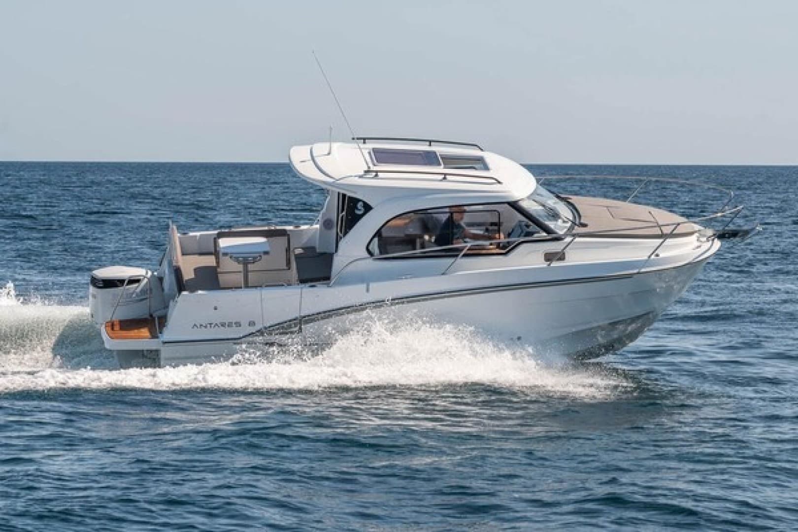 2026 Beneteau Antares 8 — photo 1