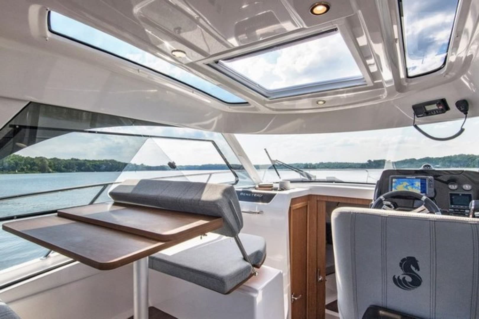2025 Beneteau Antares 9 — photo 10