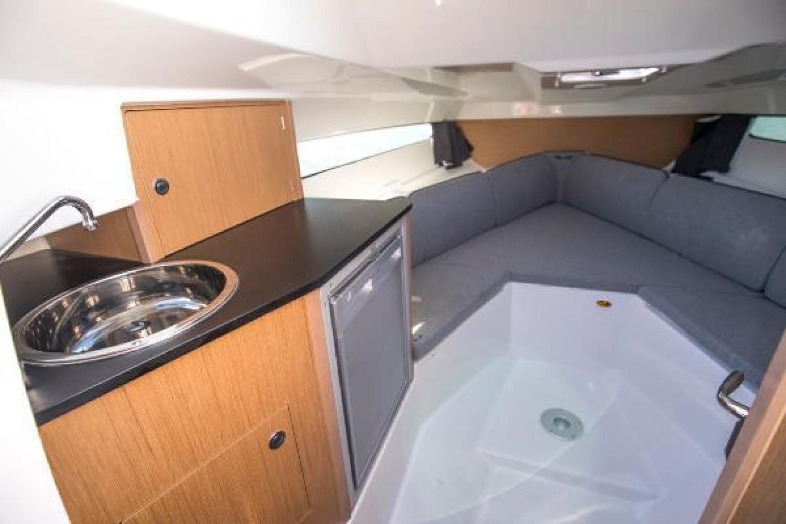 2026 Beneteau Flyer 8 Sundeck — photo 19