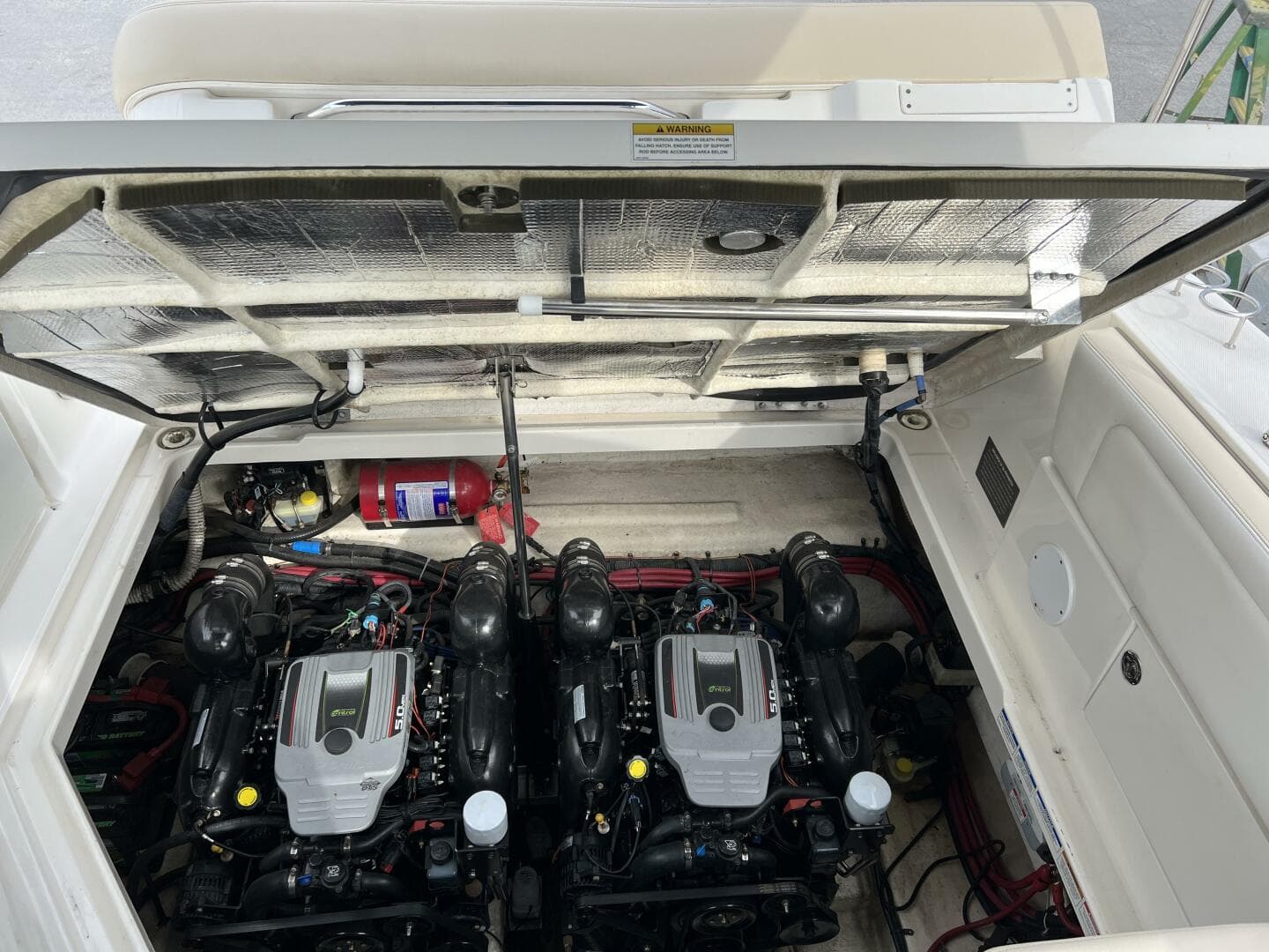 2013 Sea Ray 310 Sundancer — photo 25