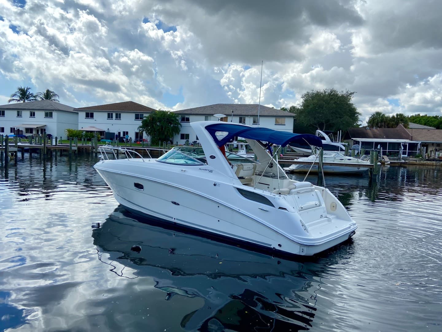 2013 Sea Ray 310 Sundancer — photo 3