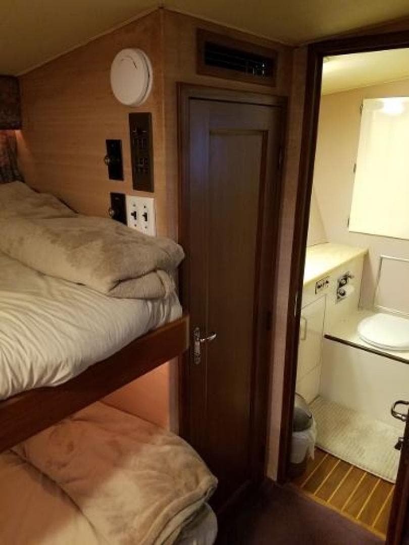 1988 Hatteras Convertible — photo 15