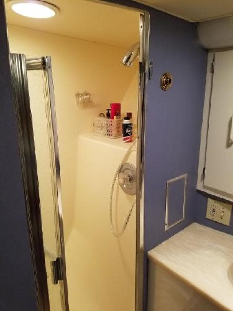 1988 Hatteras Convertible — photo 12