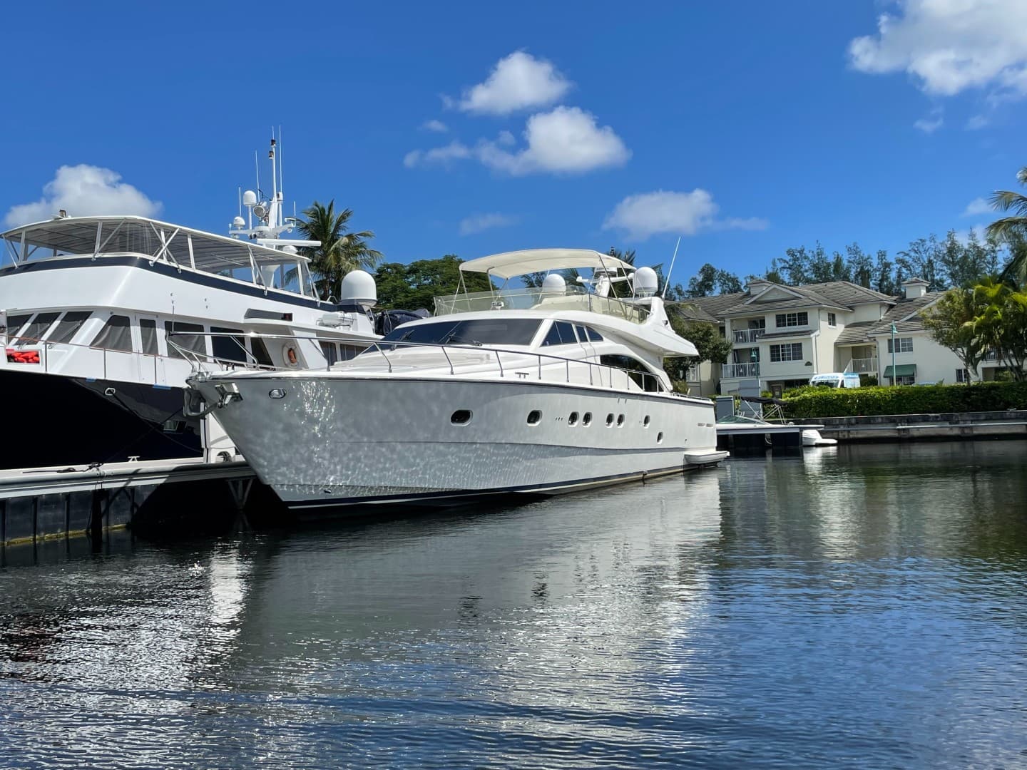 2001 Ferretti Yachts 680 — photo 2