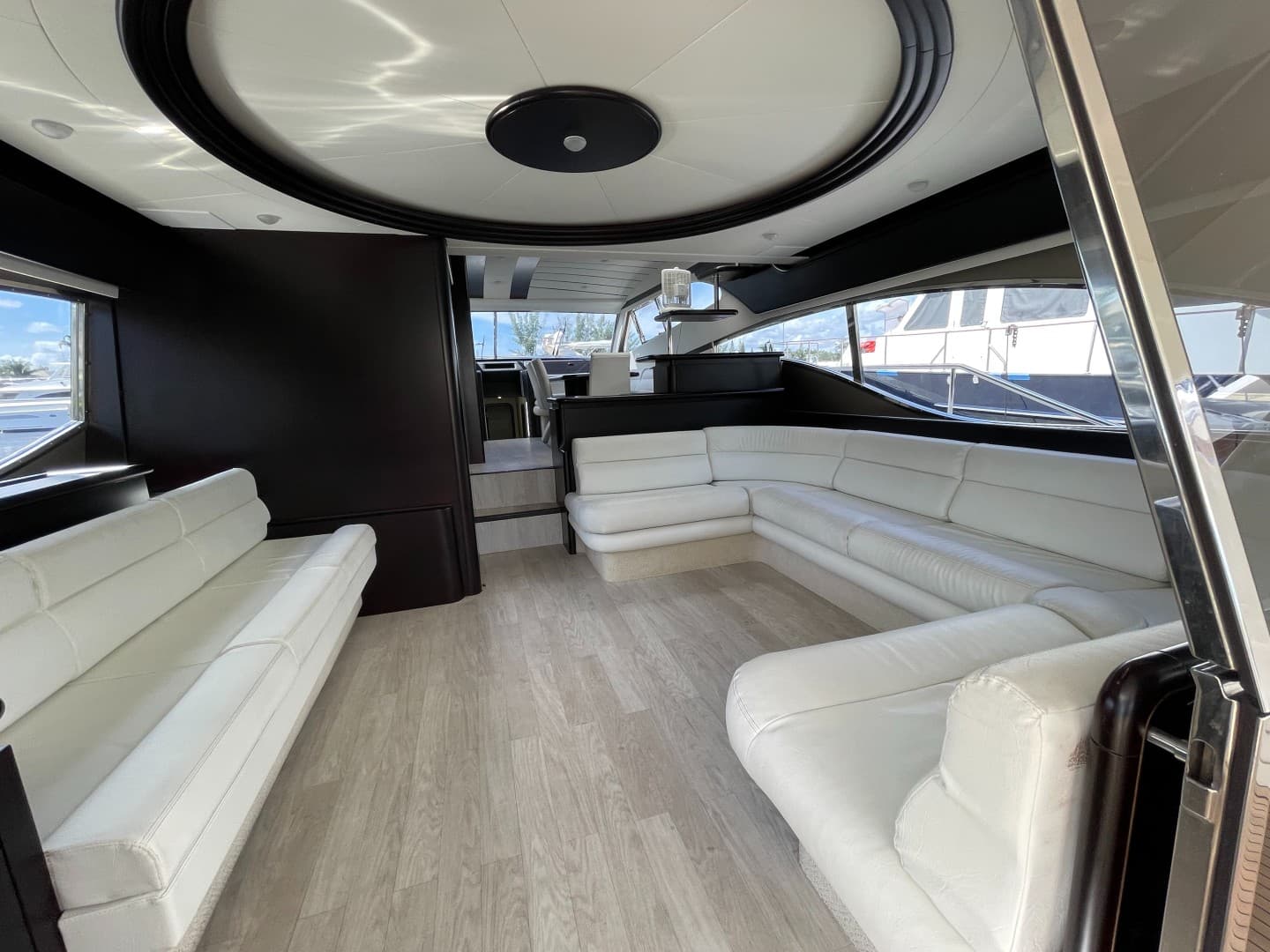 2001 Ferretti Yachts 680 — photo 12