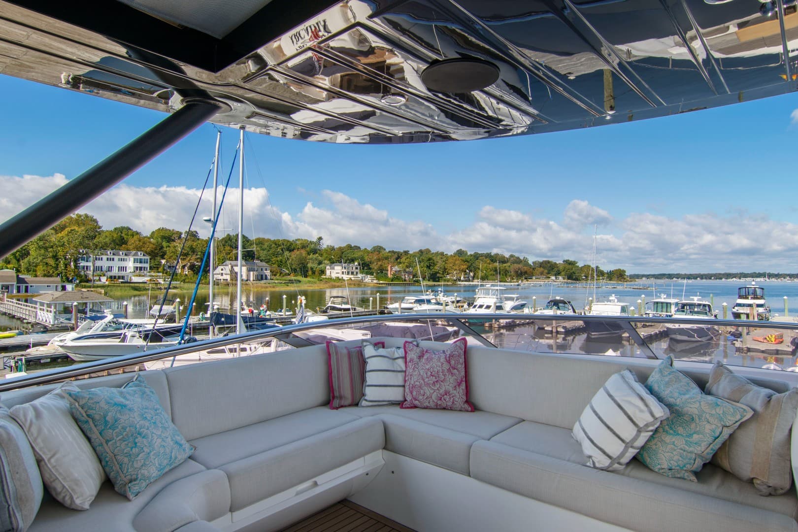 2019 Sunseeker 86 Yacht — photo 20