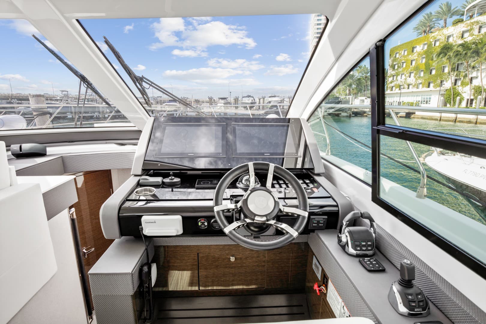 2019 Cruisers 50 Cantius — photo 27