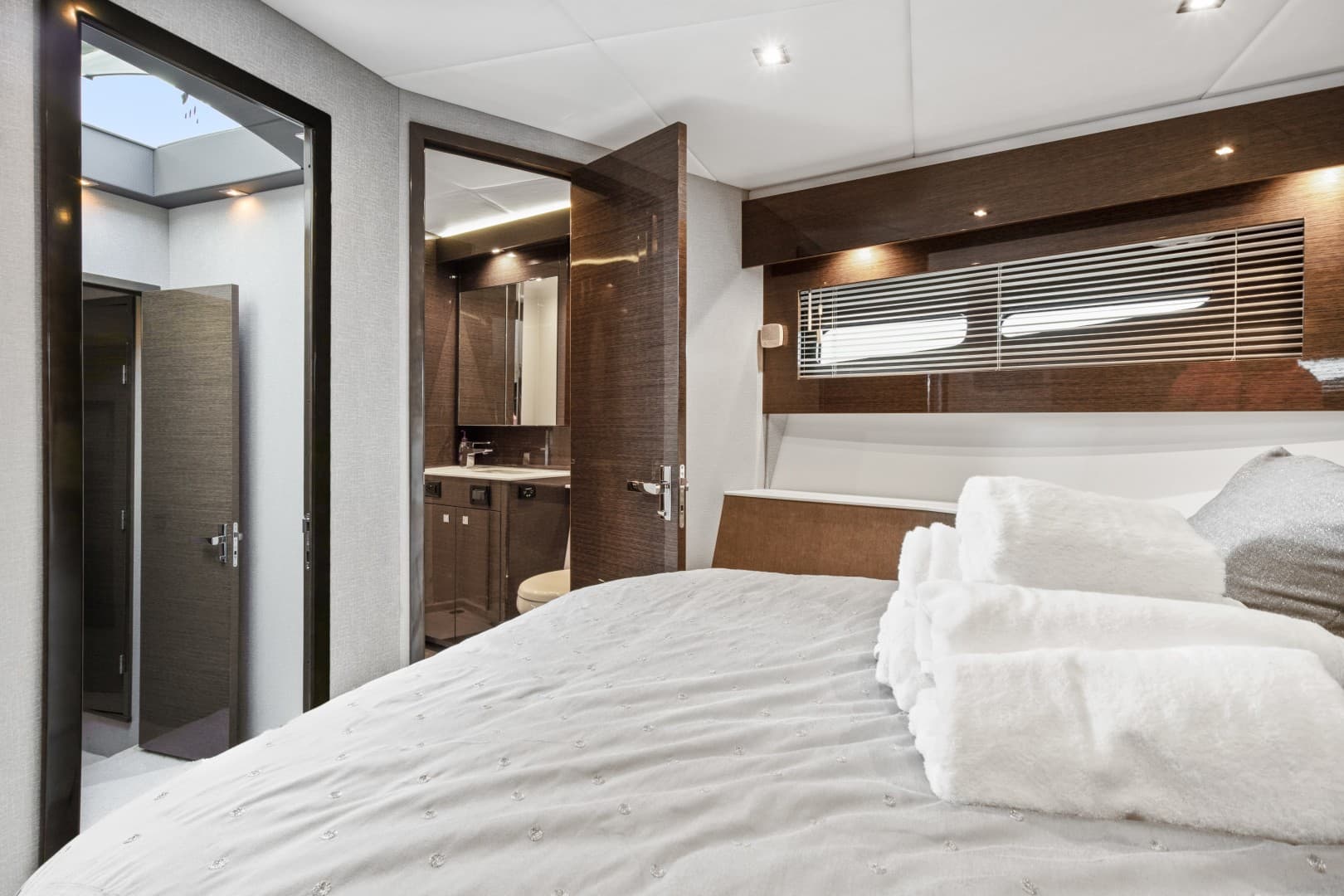 2019 Cruisers 50 Cantius — photo 34