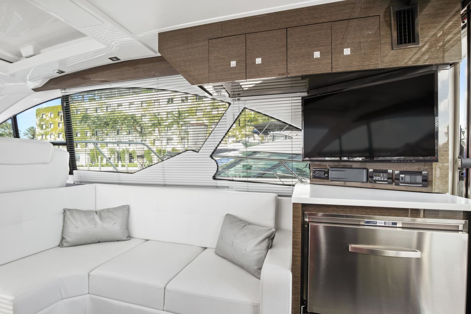 2019 Cruisers 50 Cantius — photo 17