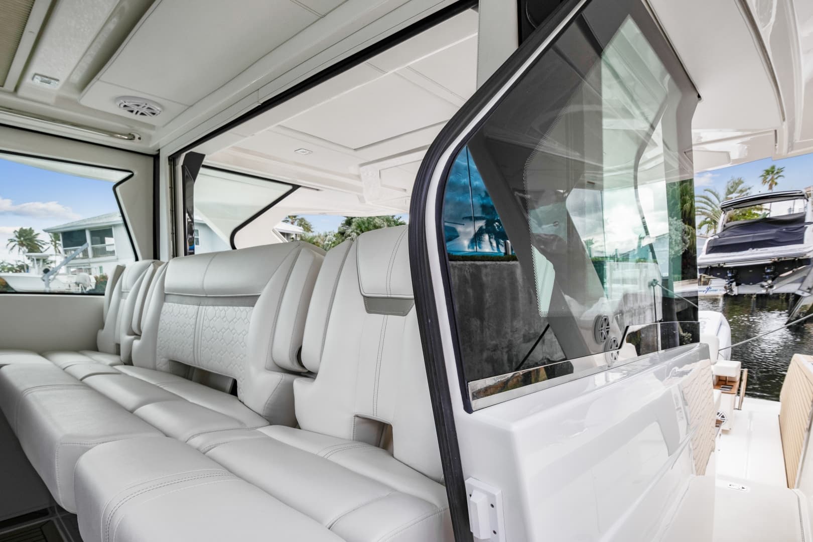 2022 Tiara Yachts — photo 14