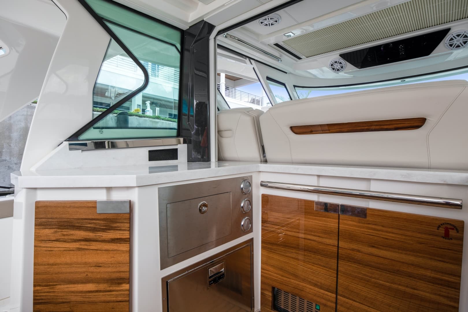 2022 Tiara Yachts — photo 16