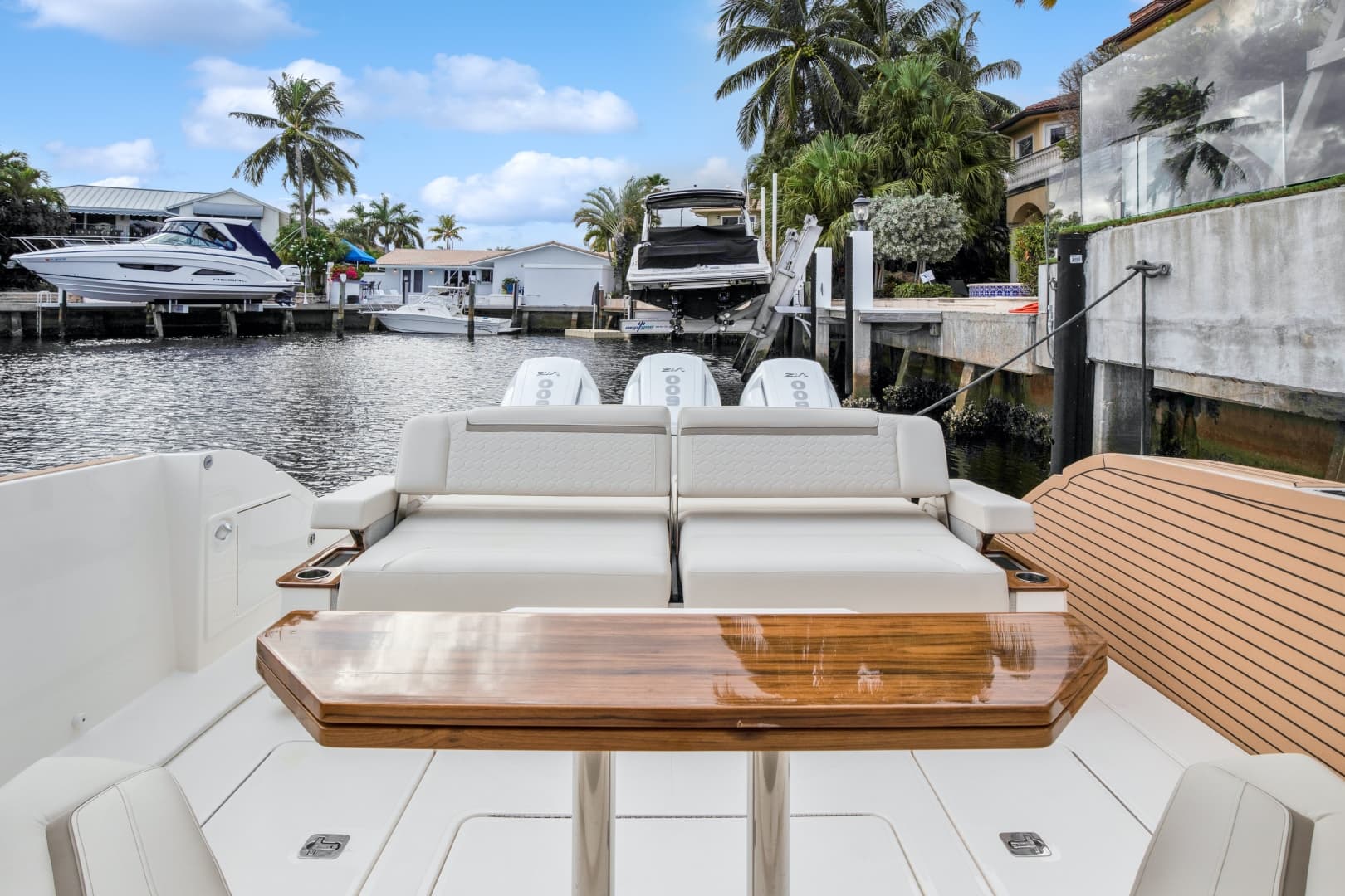 2022 Tiara Yachts — photo 18