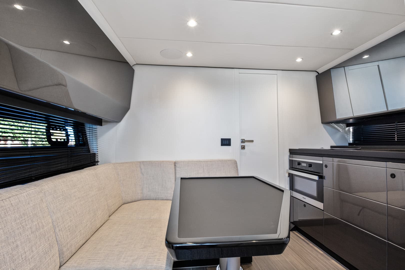 2022 Azimut Verde 47 — photo 21