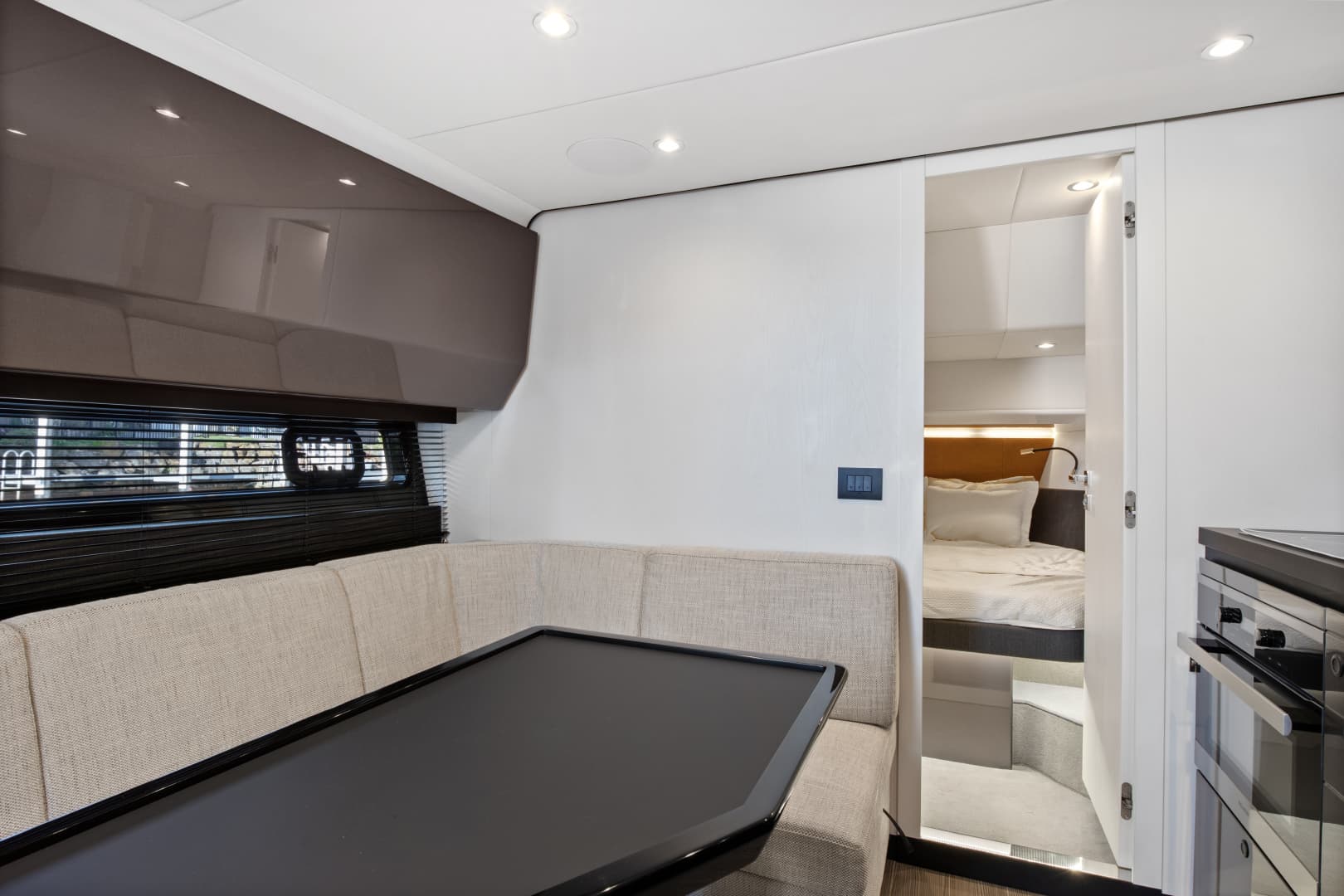 2022 Azimut Verde 47 — photo 24