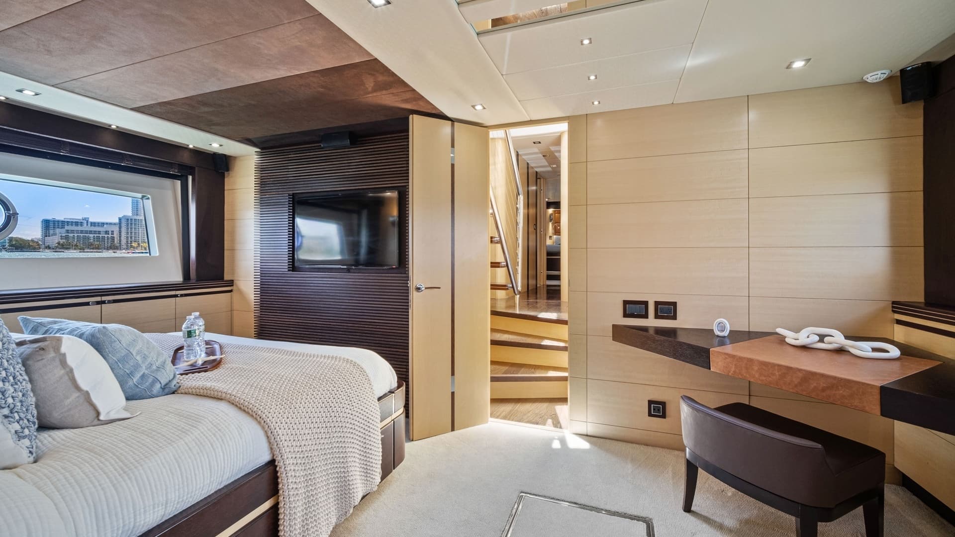 2013 Sunseeker 80 Predator — photo 35