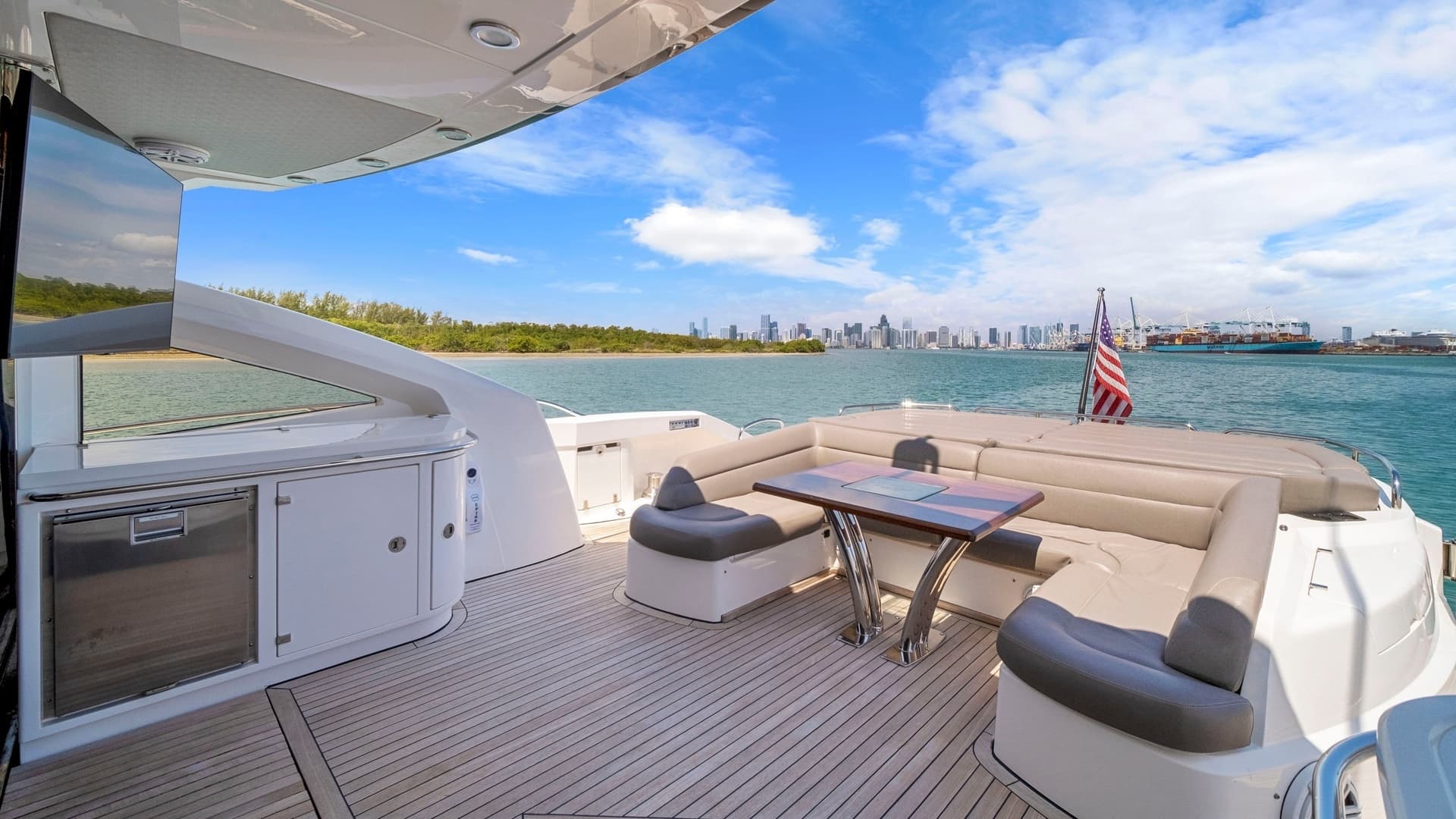 2013 Sunseeker 80 Predator — photo 13