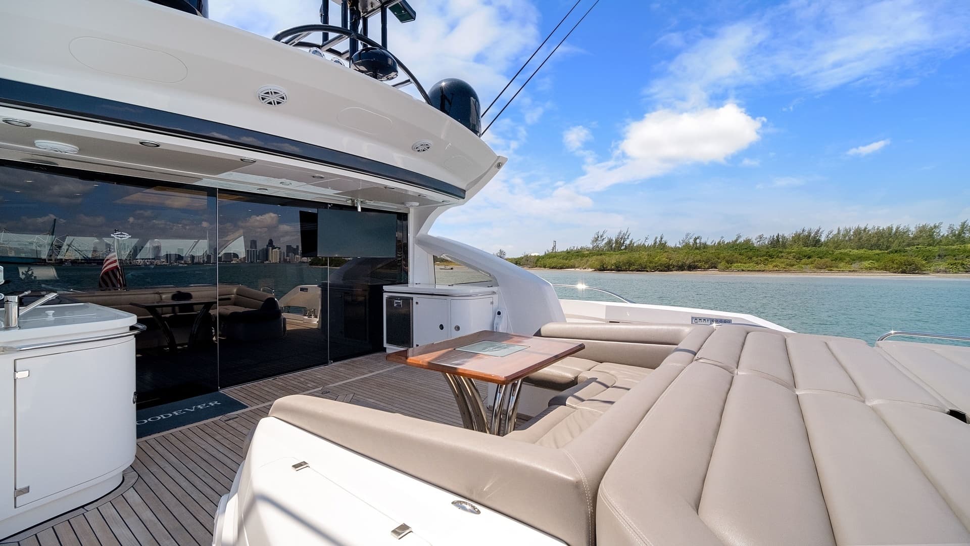 2013 Sunseeker 80 Predator — photo 16