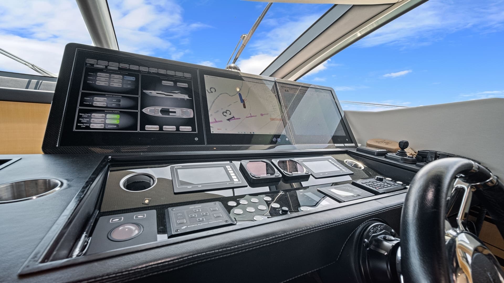 2013 Sunseeker 80 Predator — photo 30