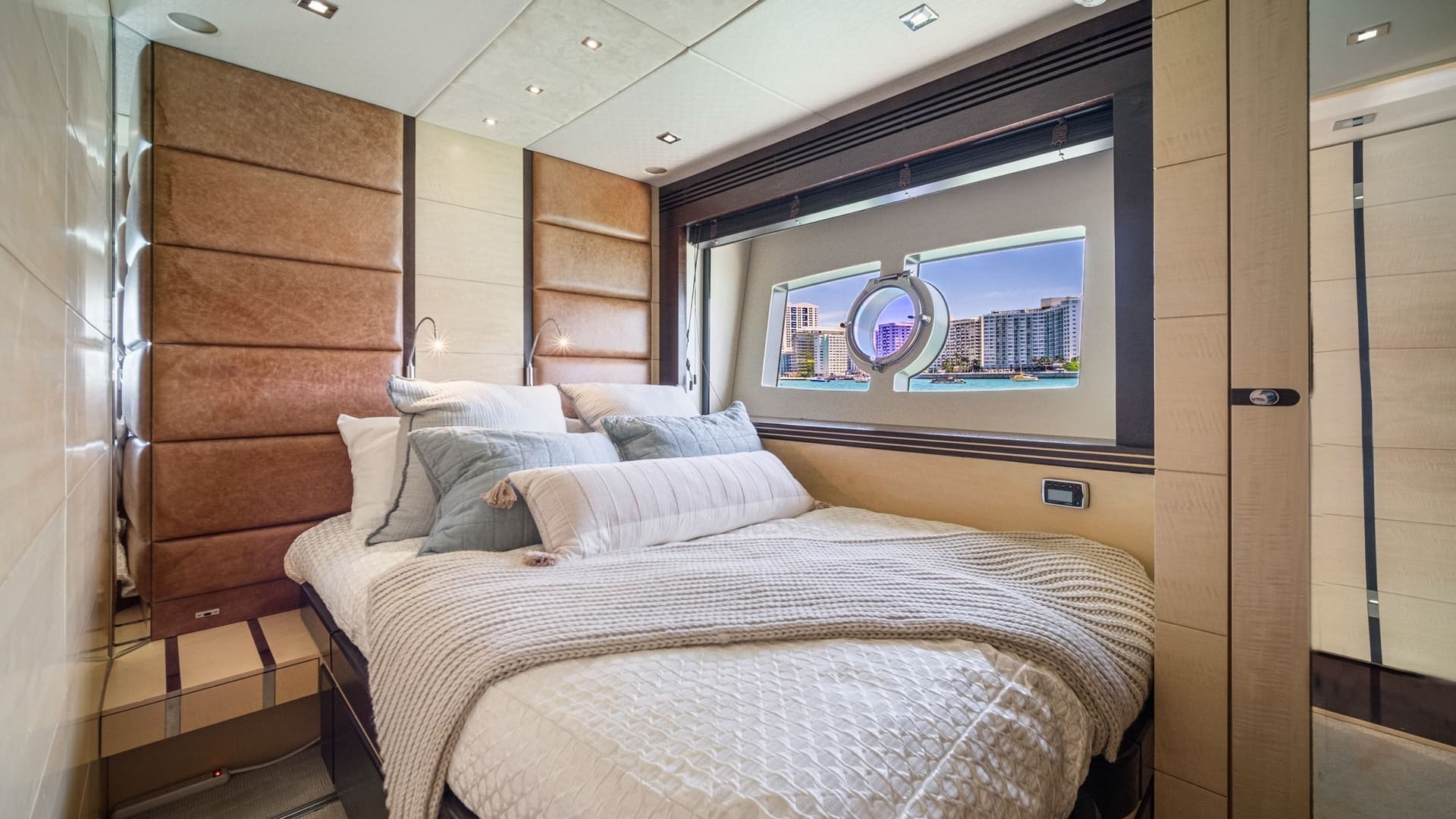 2013 Sunseeker 80 Predator — photo 39