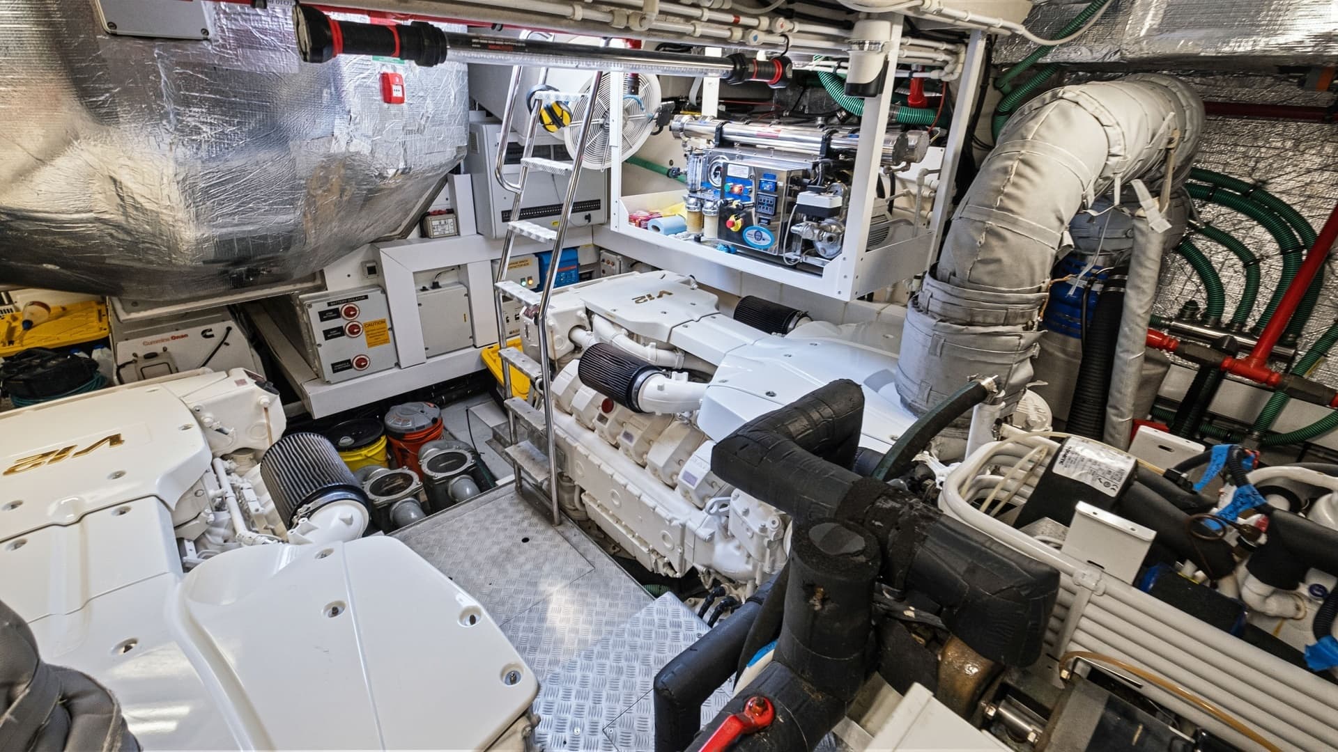 2013 Sunseeker 80 Predator — photo 44