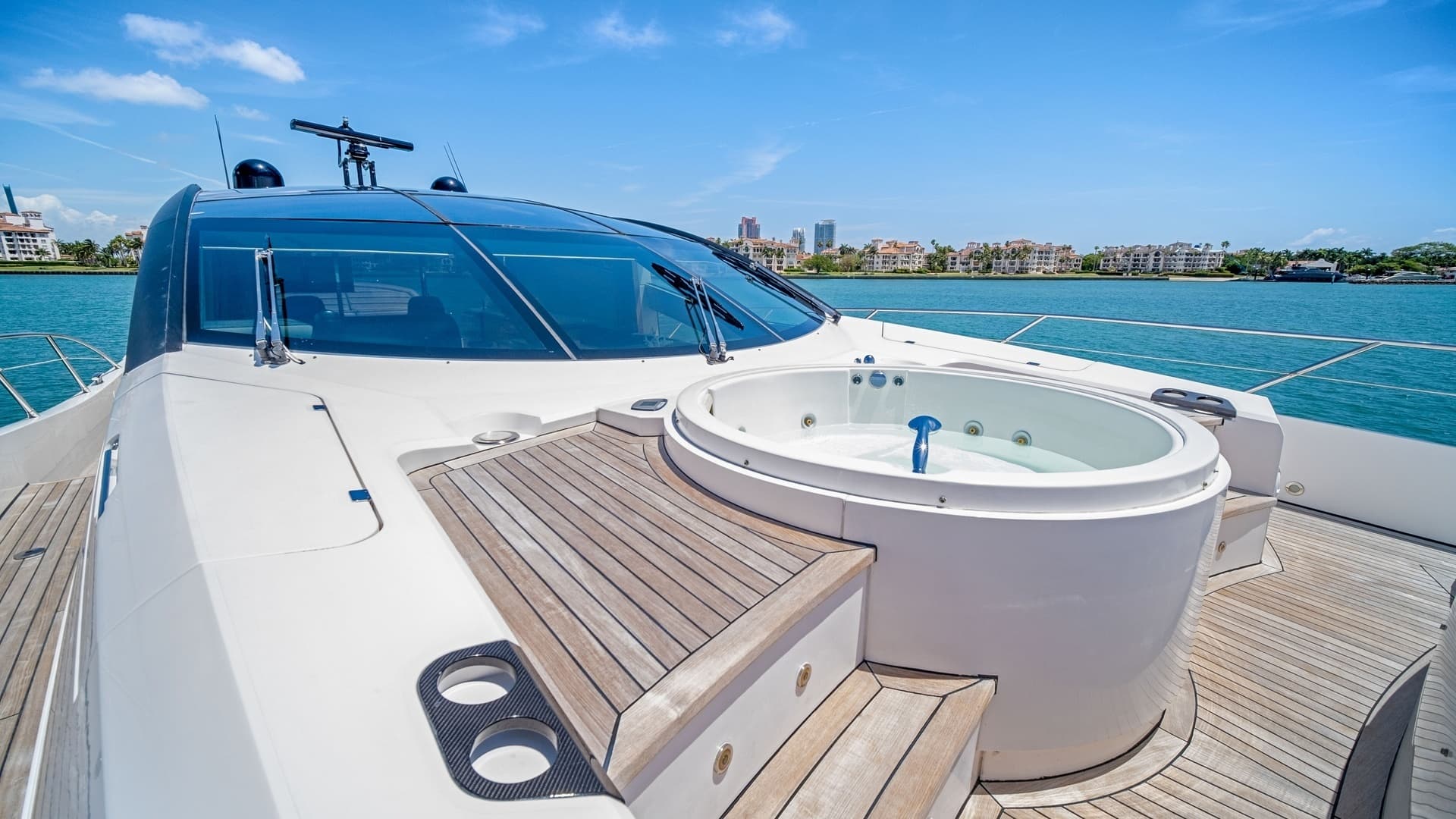 2013 Sunseeker 80 Predator — photo 11