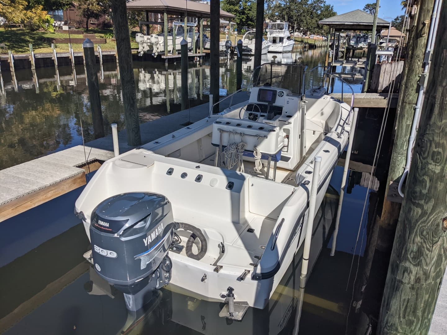 1998 Boston Whaler 23 Outrage — photo 6