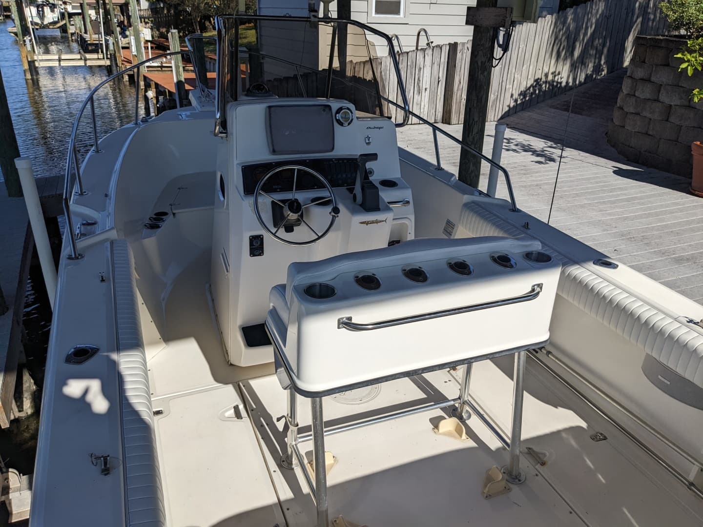 1998 Boston Whaler 23 Outrage — photo 7