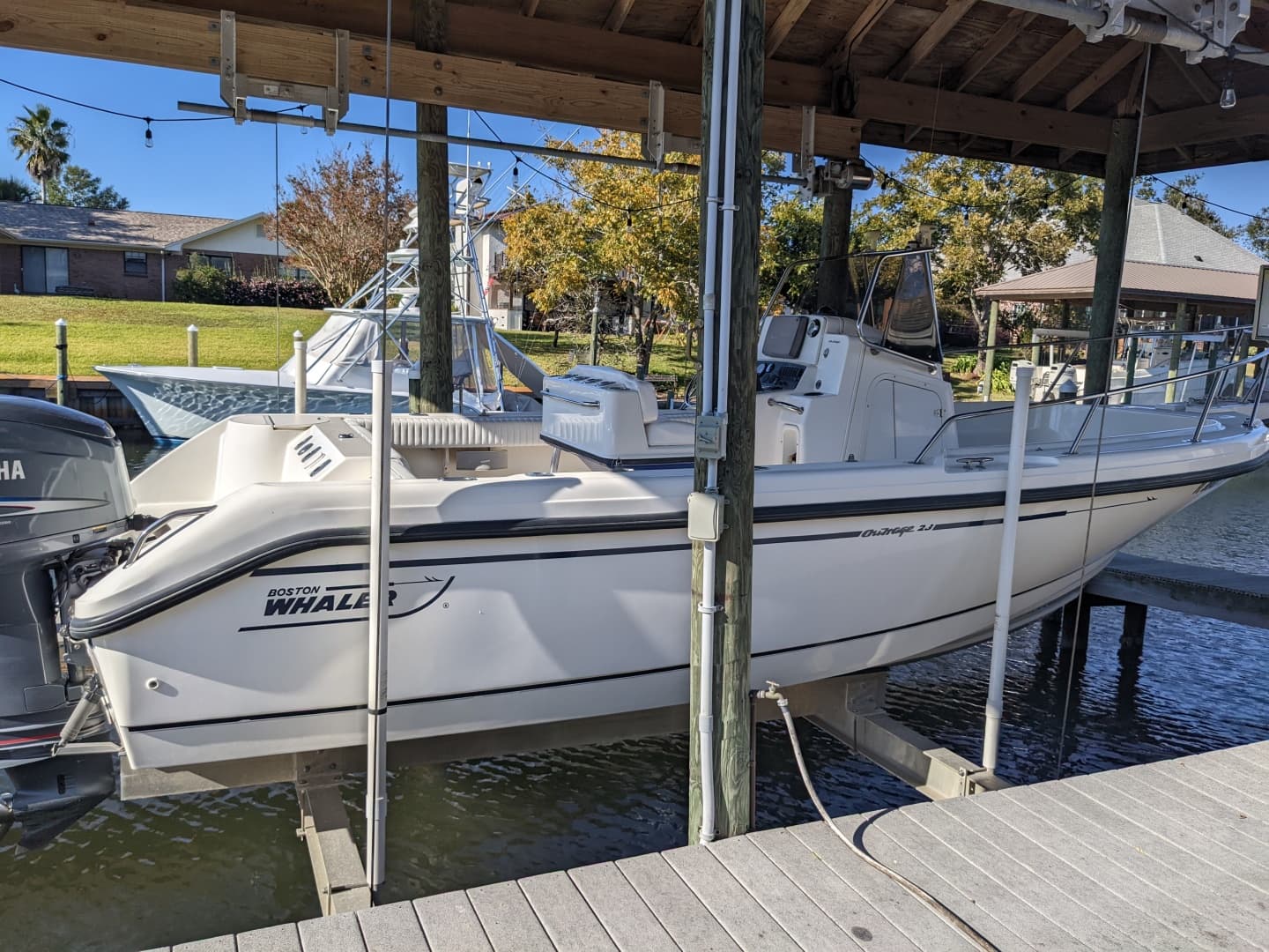 1998 Boston Whaler 23 Outrage — photo 8