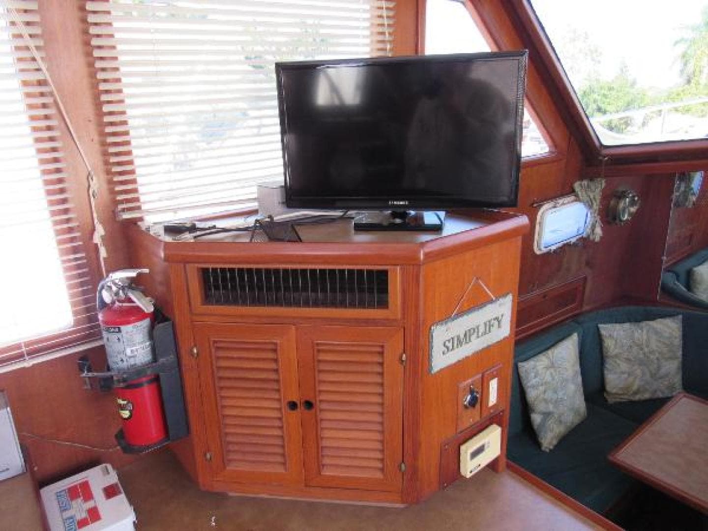 1987 Offshore Yachts Yachtfisher Cpmy — photo 8