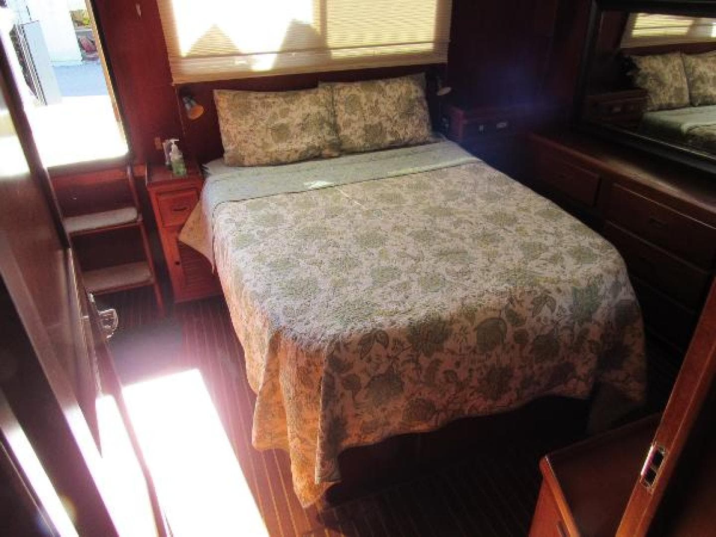 1987 Offshore Yachts Yachtfisher Cpmy — photo 9