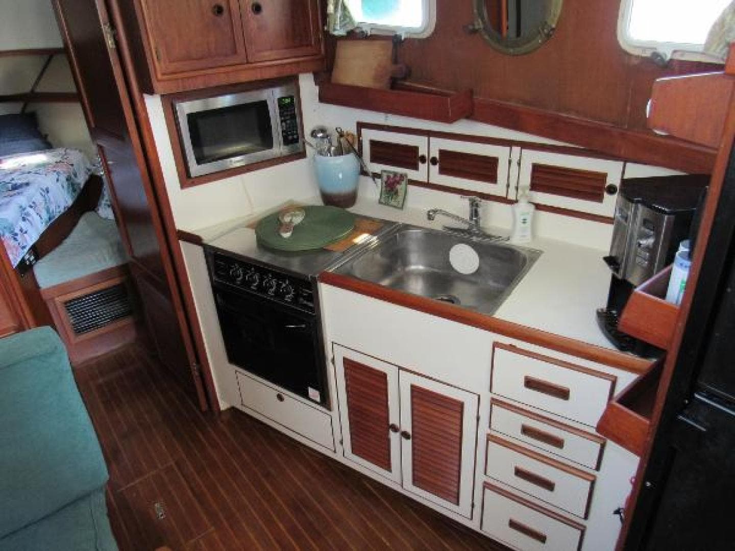1987 Offshore Yachts Yachtfisher Cpmy — photo 7