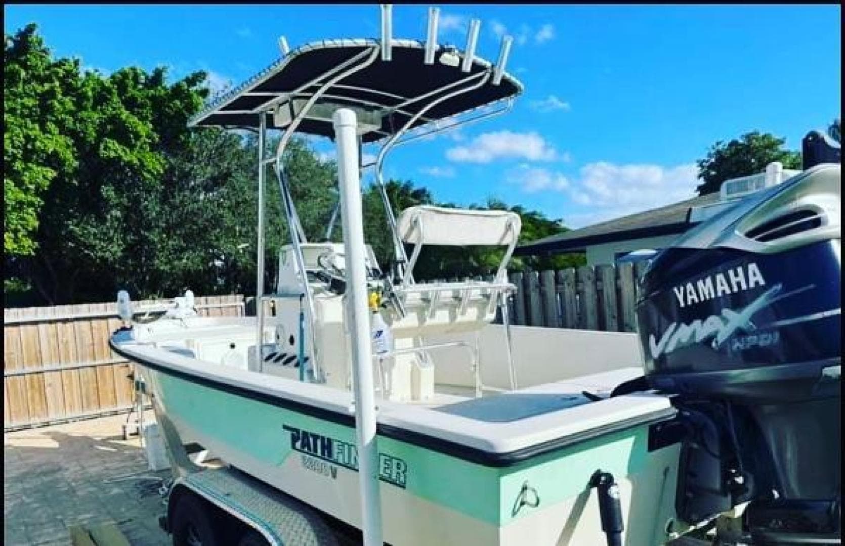 2001 Pathfinder 2200-V — photo 2